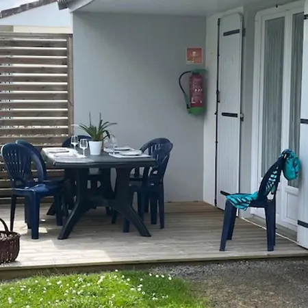 6 Personnes - Terrasse Et Confort A - Api-1-52-1252 Kemp Maché