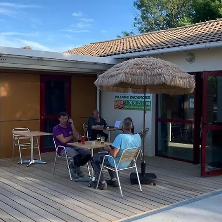 Camping 6 Personnes - Terrasse Et Confort à - Api-1-52-1252 Maché