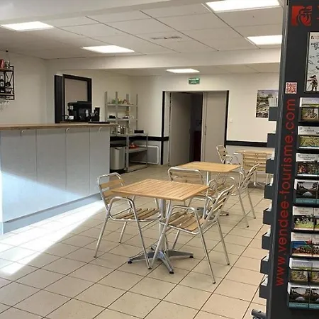 6 Personnes - Terrasse Et Confort A - Api-1-52-1252 Kemp Maché