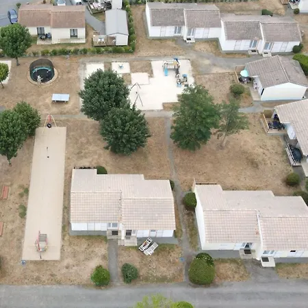 6 Personnes - Terrasse Et Confort A - Api-1-52-1252 Kemp