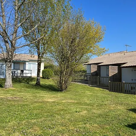 6 Personnes - Terrasse Et Confort A - Api-1-52-1252 * Maché