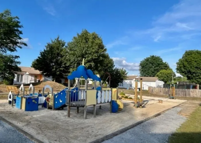 6 Personnes - Terrasse Et Confort A - Api-1-52-1252 *