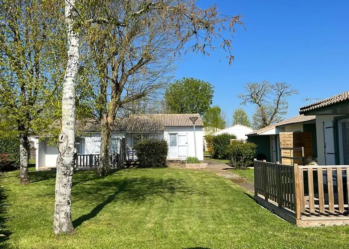 6 Personnes - Terrasse Et Confort à - Api-1-52-1252 Maché