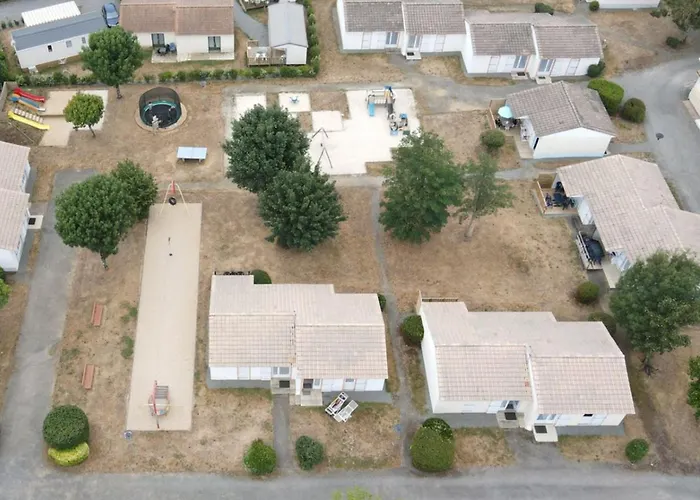 6 Personnes - Terrasse Et Confort à - Api-1-52-1252 Parque de Campismo