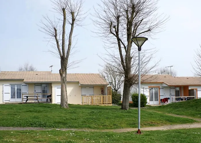 مكان تخييم 6 Personnes - Terrasse Et Confort A - Api-1-52-1252 Maché